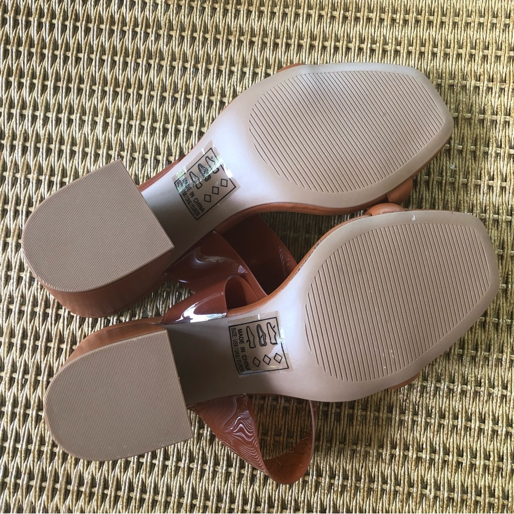 🌼🌼 Block Heel Strappy Sandal 🌼🌼 - Picture 8 of 11
